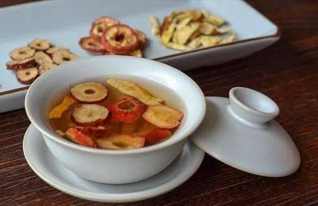 酸酸甜甜的山楂,消食降脂得靠它