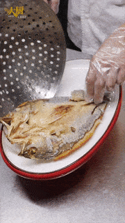 蒜香鲈鱼怎么腌制好吃 4643fc6935174ddd961d907fea0dfae5.gif