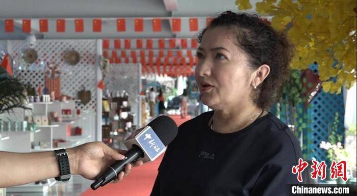 新疆"月亮姐姐"扎根上海十余年 专做新疆农产品的"搬运工"_阿依古丽