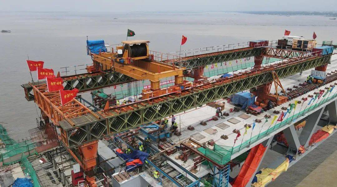 项目丨孟加拉国帕德玛大桥公路板架通预计年底完工