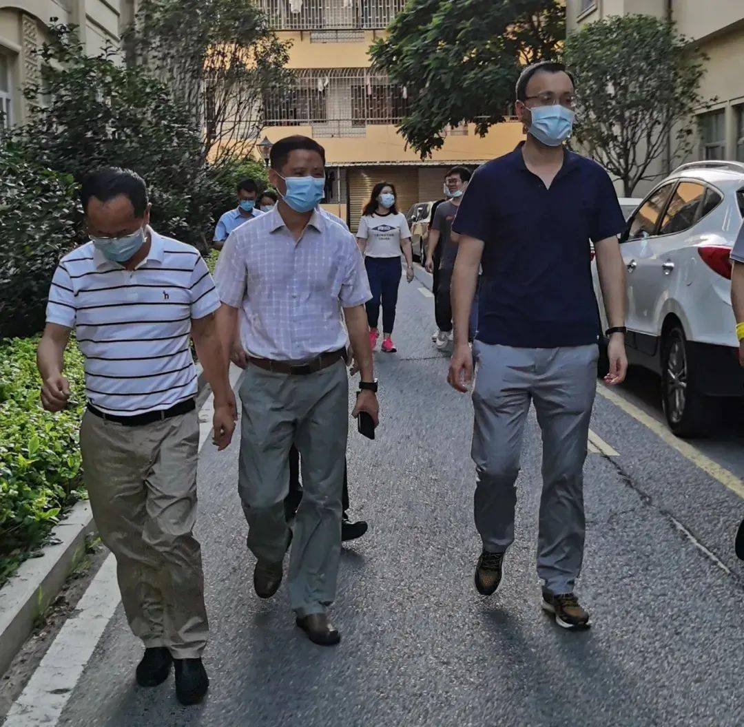 8月28日,区委常委,区政府党组成员王巍巍赴鼓山镇督查指导文明创建,新