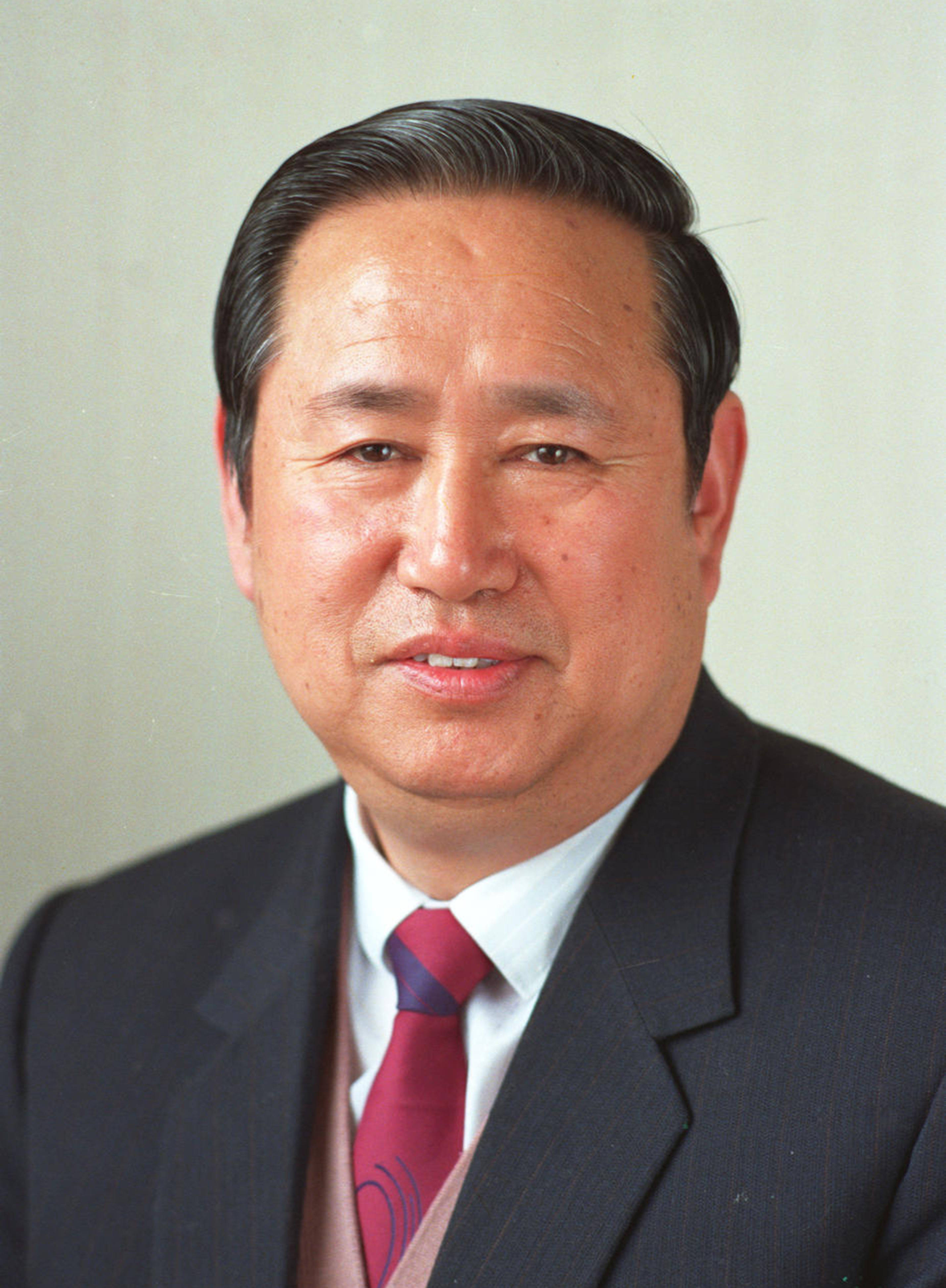 姜春云同志遗像