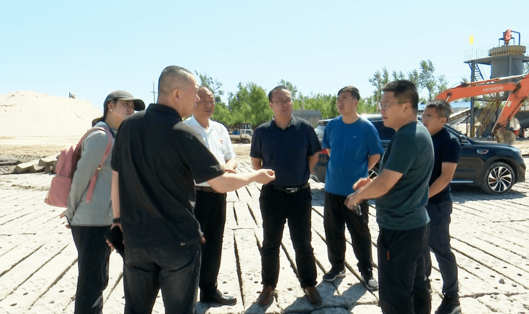 代县长杨家佳调研我县硅砂产业发展情况