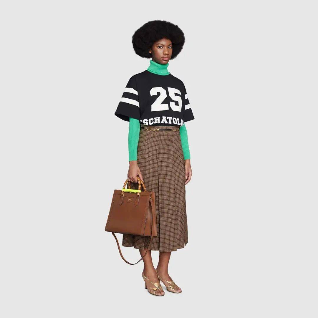 棕色|秋天背什么包？跟着这些明星抄作业就成！