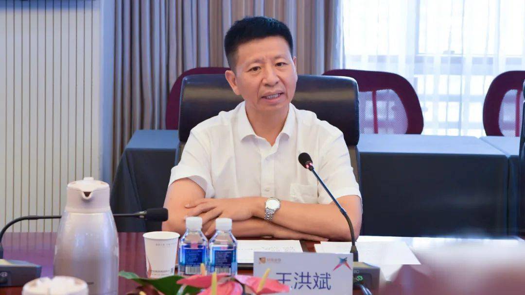 市经投集团董事长刘少龙及相关部门负责人;财信金控党委副书记刘飞