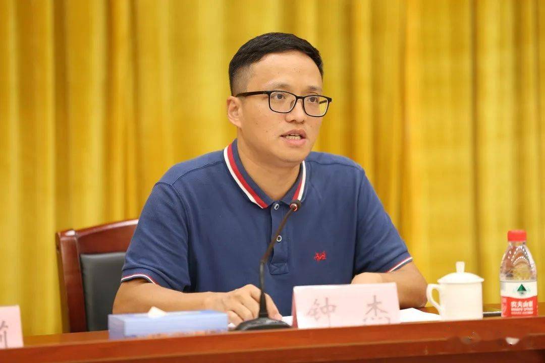 镇领导陈福坤,李道军,钟杰,刘茂军,张敏莉以及镇有关部门,单位,村