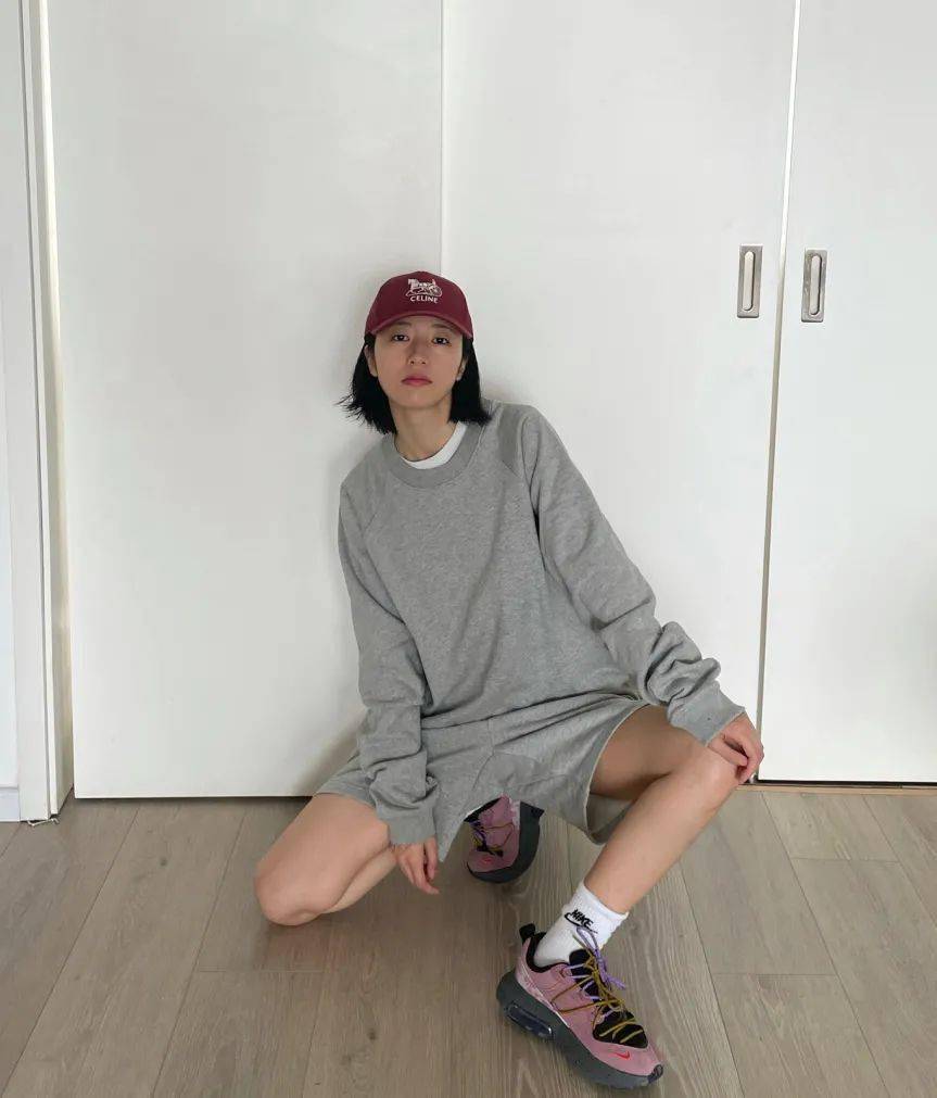 上半身|普通人想把卫衣穿出「时髦高级感」，必须牢记这2点！！！
