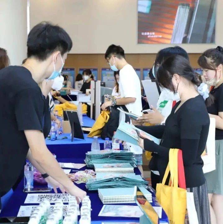 广东最晚10月31日才开学？多所高校延迟返校！_时间