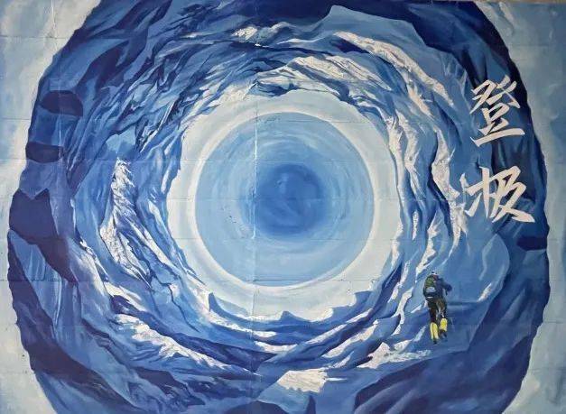 一幅幅精美壁画琳琅满目你却难感路途遥遥漫漫隧道之旅,行走于其中且