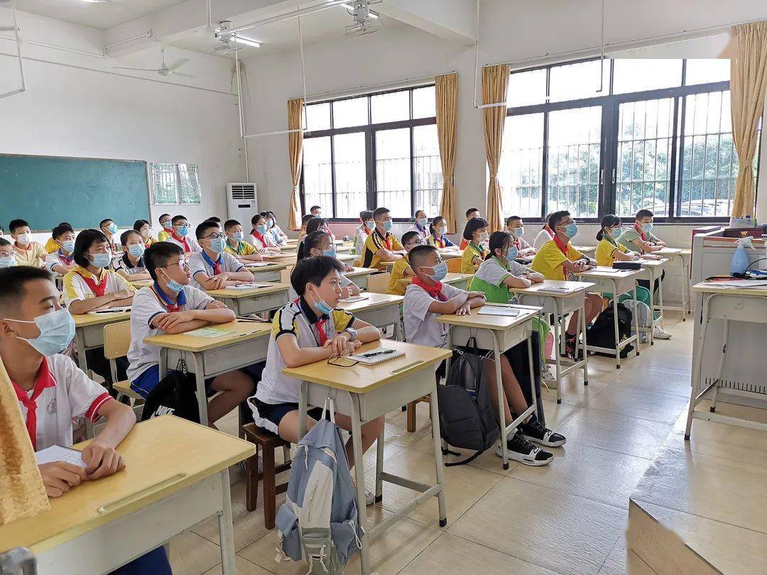 《学习百年党史 汲取奋进力量》为主题鹤山市沙坪中学副校长姚忠余在