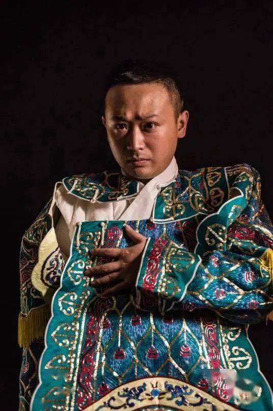 鲁肃,上海京剧院青年演员,京剧麒派艺术第四代传人,著名京剧表演艺术