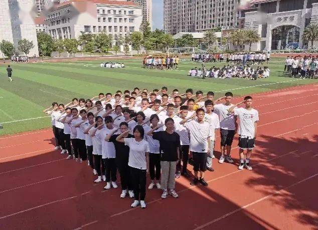 秋日胜春朝热血铸铁魂泉州五中城东校区2021级新生入学训练圆满结束