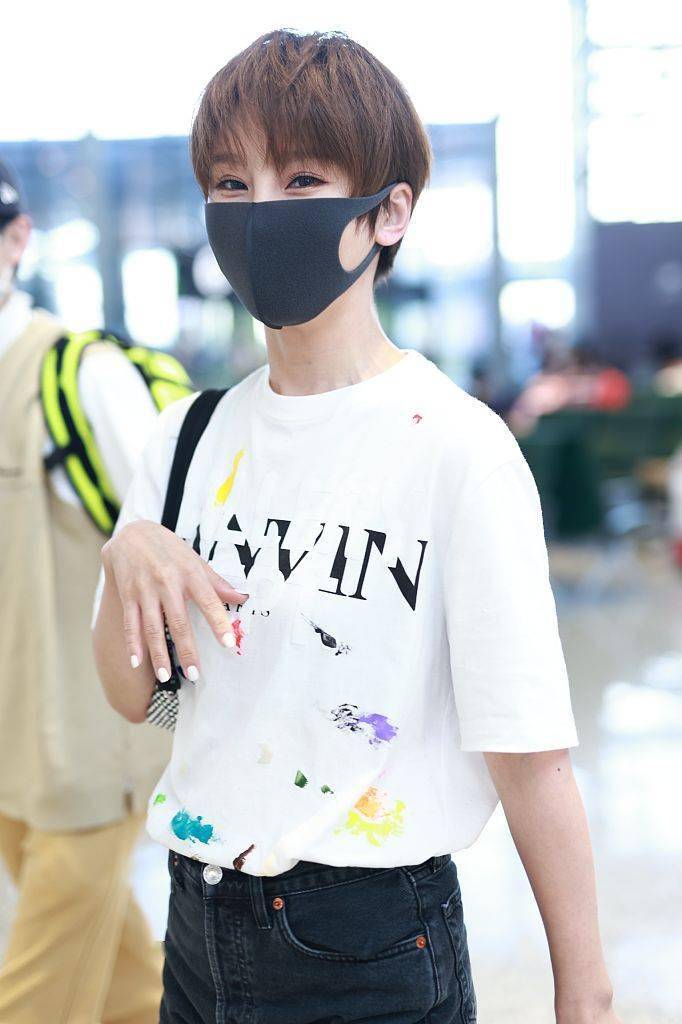 牛仔|谢楠印花白T深灰牛仔短裤 穿搭清爽元气满满