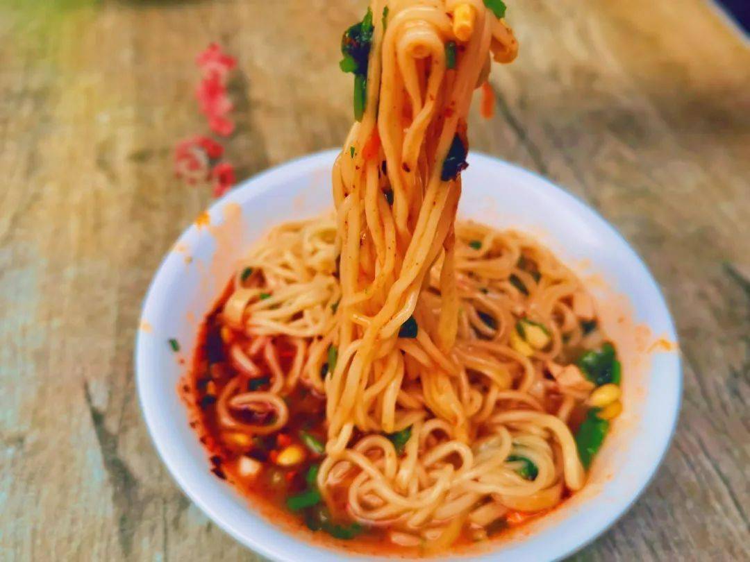 特色美食推荐洛门担担面