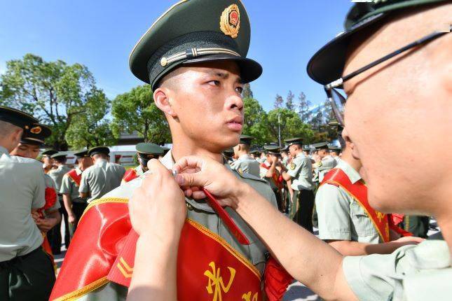 圖說│再行一個軍禮,致敬無悔軍旅!