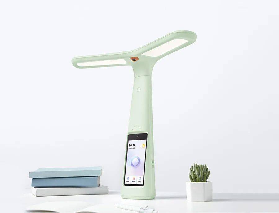 可培养孩子自主学习的智能台灯爸妈不在家也能陪孩子