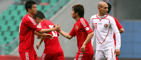 团结是铁,这一次我们重新出发!_国足