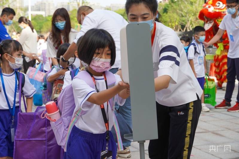 小学生开学日怎么穿搭_小学生开学黑板报