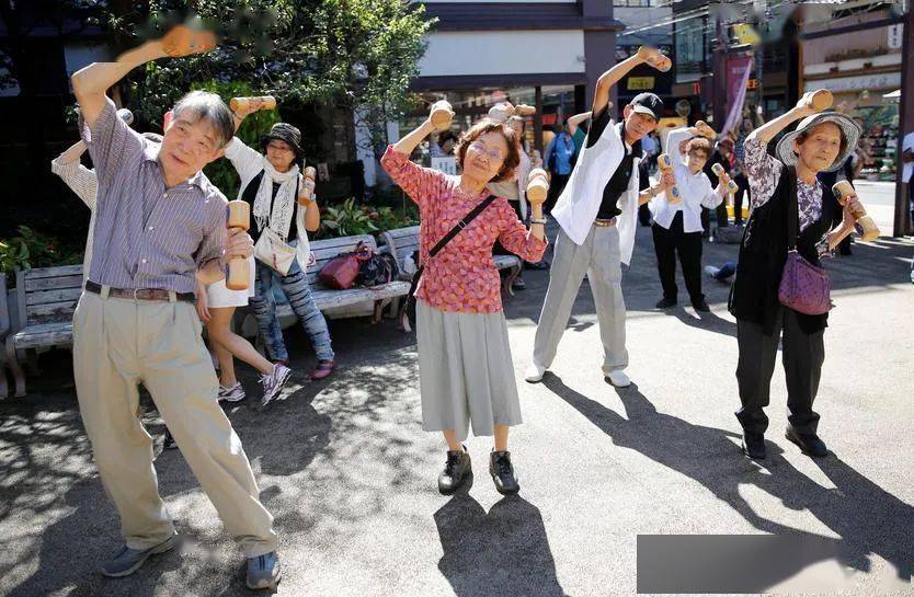 日本 追梦 老人们的精彩人生 中村