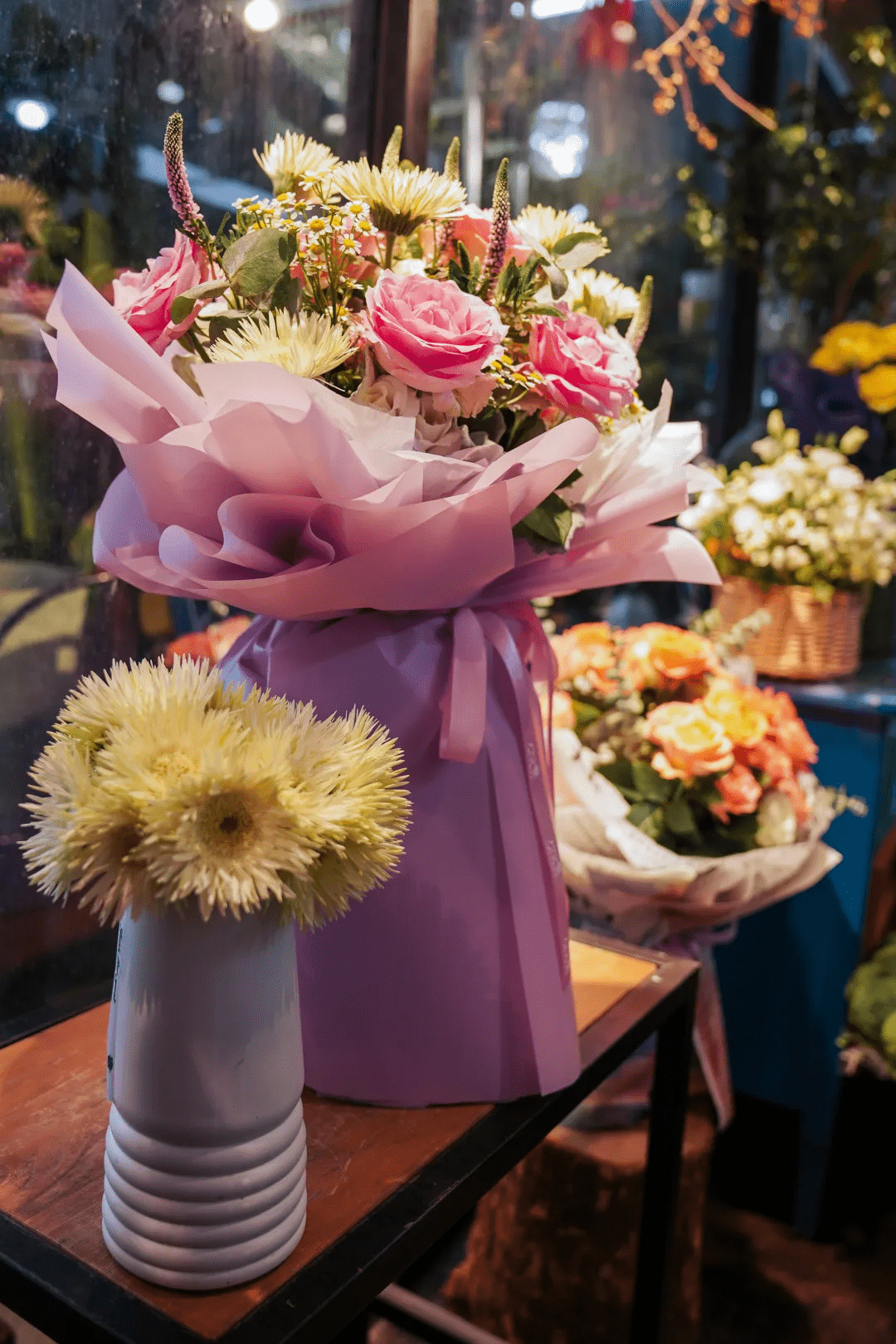 来龙华街道的"浪漫聚集地",一起迷失在这"花花世界"里