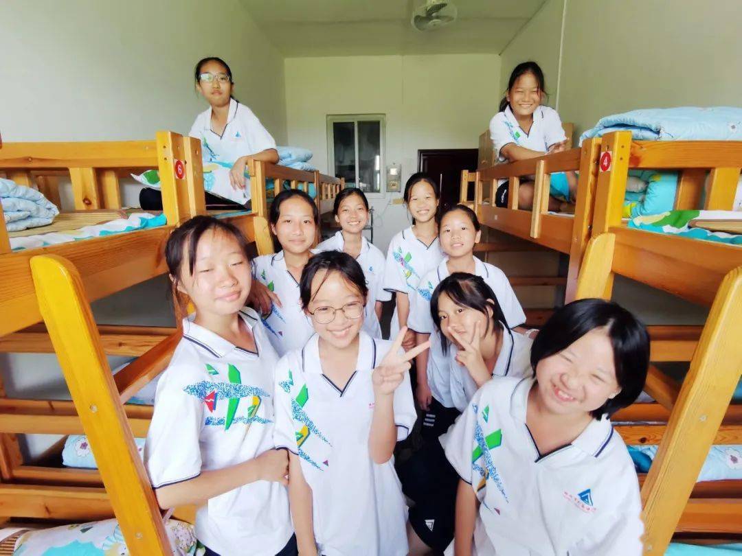 507寝室成员271班:陈莹珊,袁锦琪,宾雨凤,张雅芸,蒋雯怡,谭雅茜,余欣