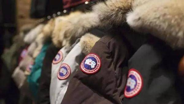 鸭绒|一件衣服动辄上万！年初在上海大排长龙，被买断货的网红品牌，“翻车”了