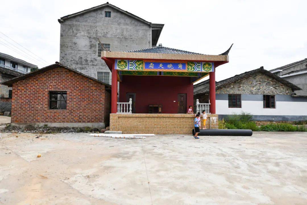 三姓中以邓姓来此最早,始迁祖邓槐从云林迁来至今800多年.