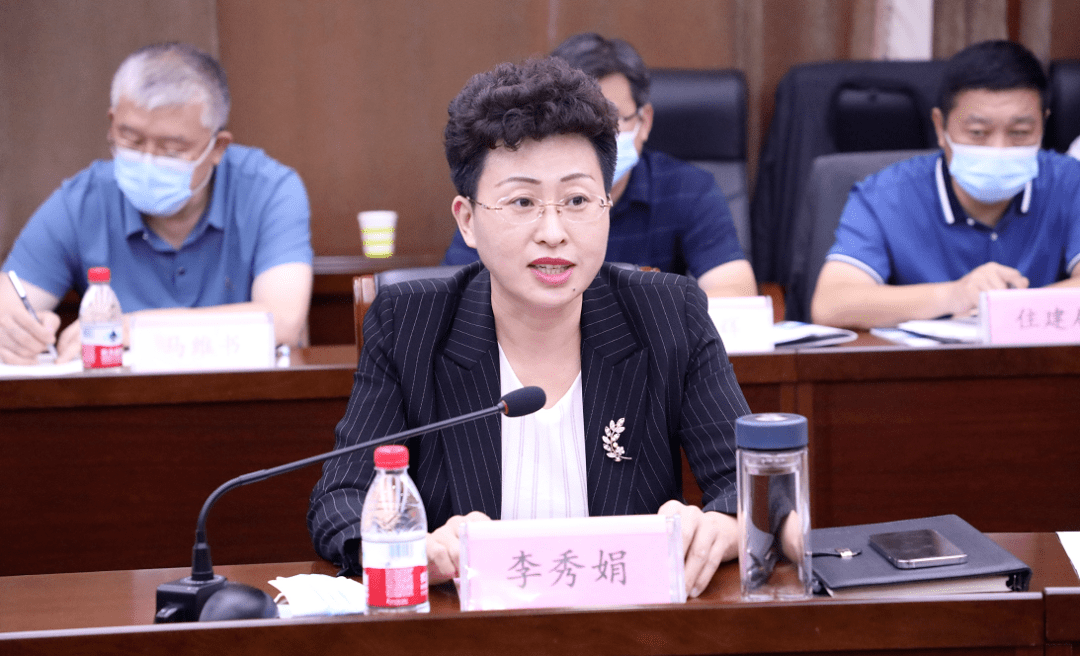 会上,与会人员共同观看了襄都区城市宣传片,尚小云介绍了我区产业规划