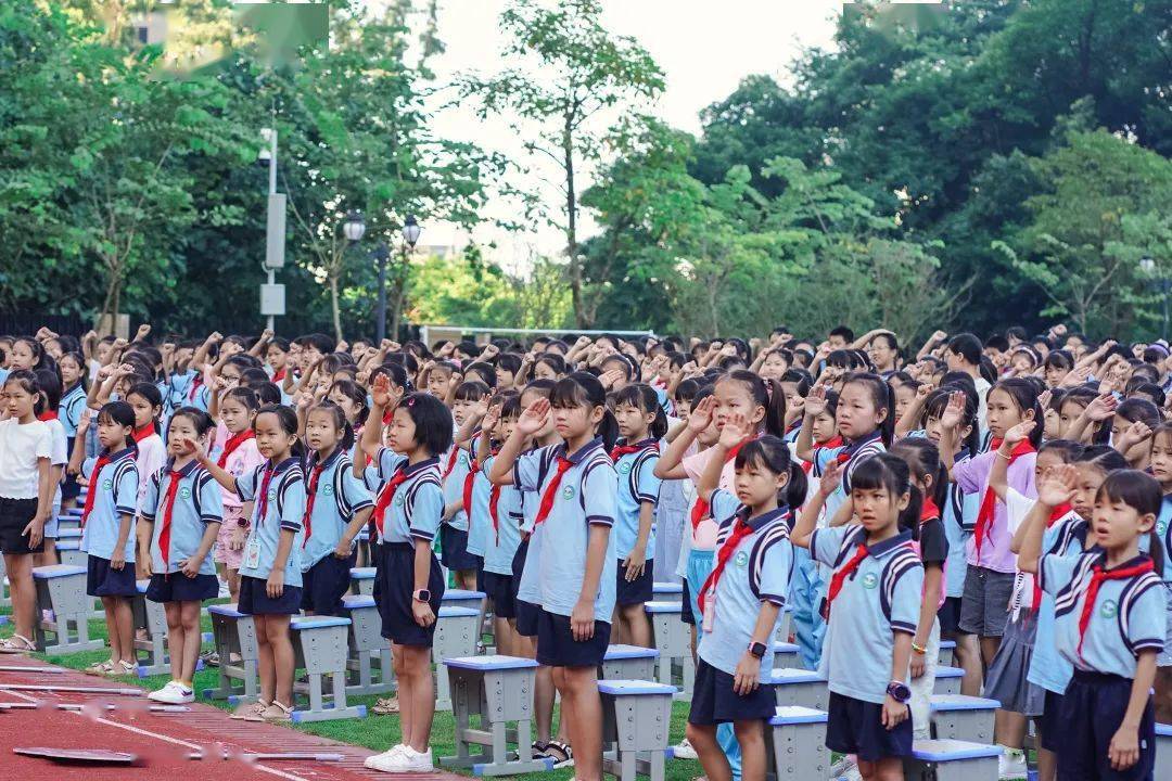 化州市绿景花城小学图片