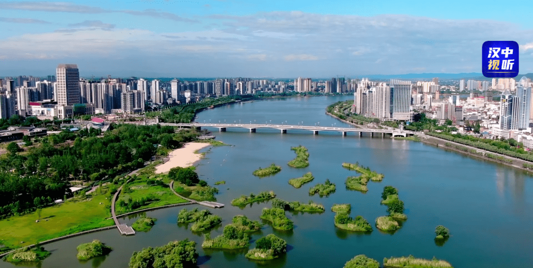 其中,十四运会铁人三项比赛场地位于汉中市一江两岸风景区和天汉文化