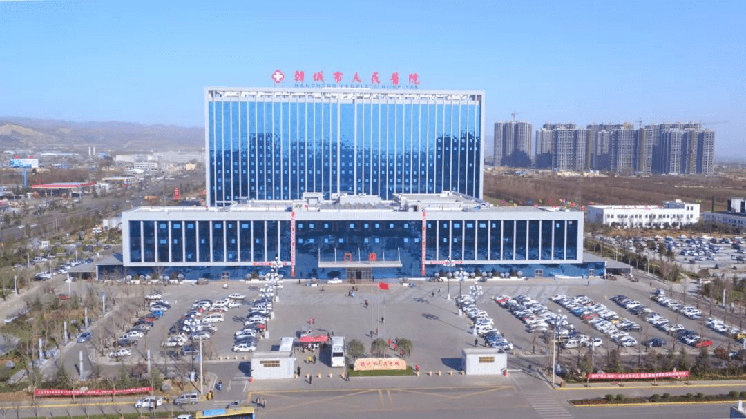 举步即达新城长途客运站,火车站,客运总站;韩城市人民医院毗邻而立