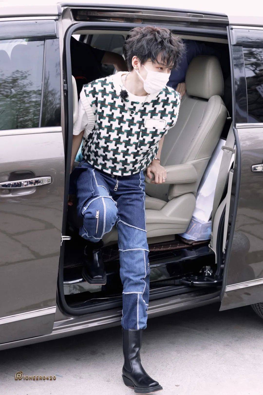 设计|“秋天的第一条长裤”必须是单宁做的！