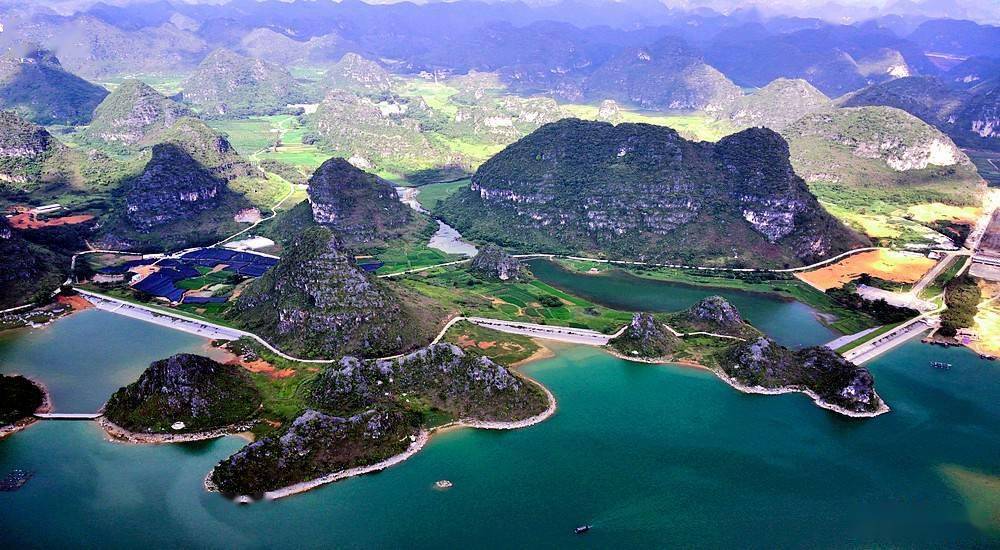 山环水绕景色迷人的渠洋湖_湖面