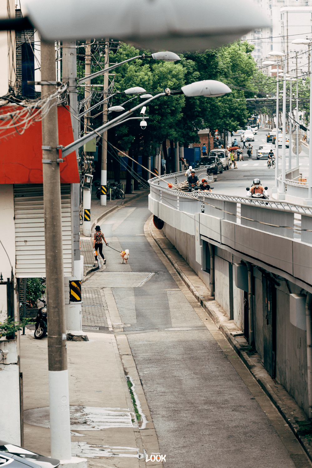 普濟路橋 · 自帶復古濾鏡i換個視角壓馬路帶你去上海的人行天橋/本期