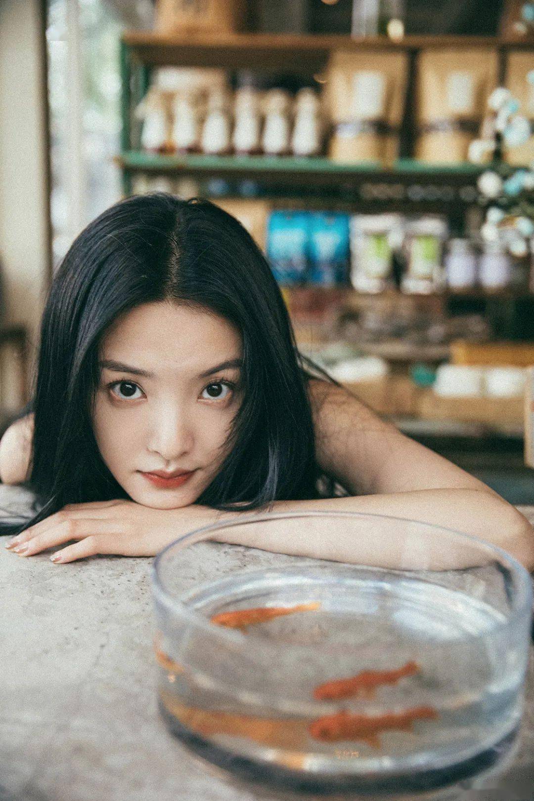 章若楠:能经历不同的人生很幸福_皇甫淑