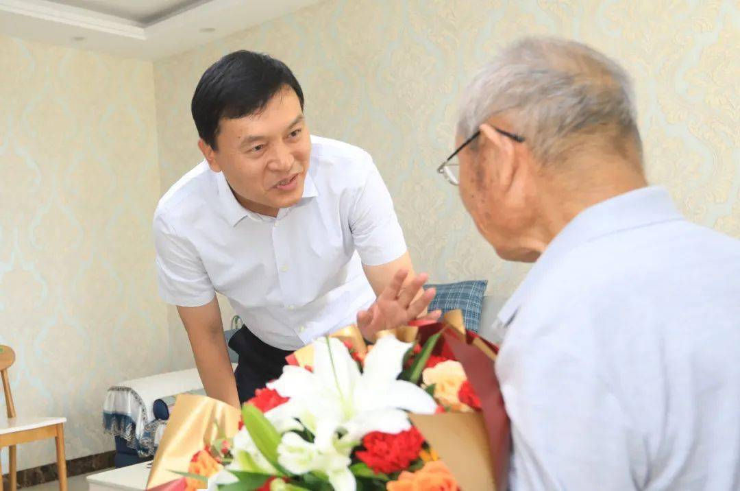 张永开展教师节走访慰问活动