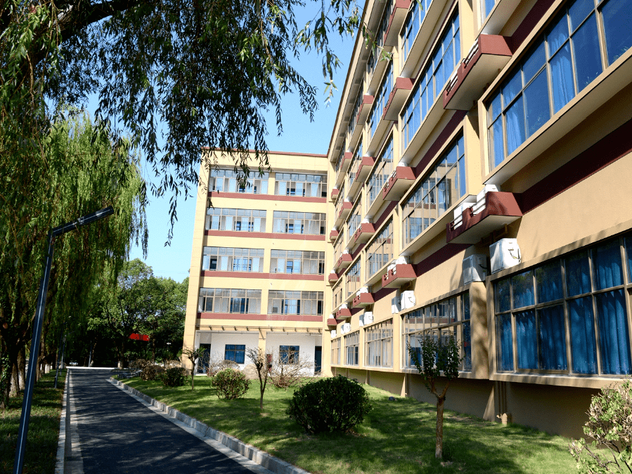 新校舍投入使用新合作全面开展吴江盛泽中学开启精彩新学年