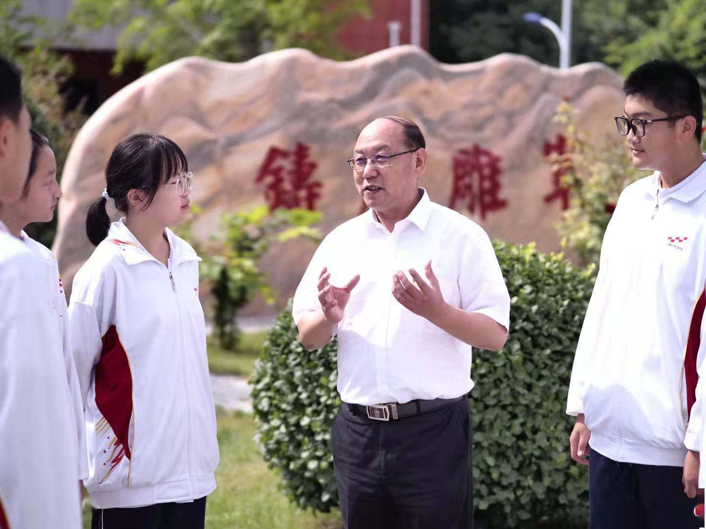 "冯振开介绍,从密云六中轮岗到密云五中后,除了继续发扬学校的办学