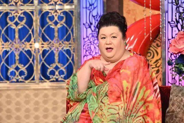 日本女装主持人一姐松子deluxe从被人嫌弃的女装大佬到白月光