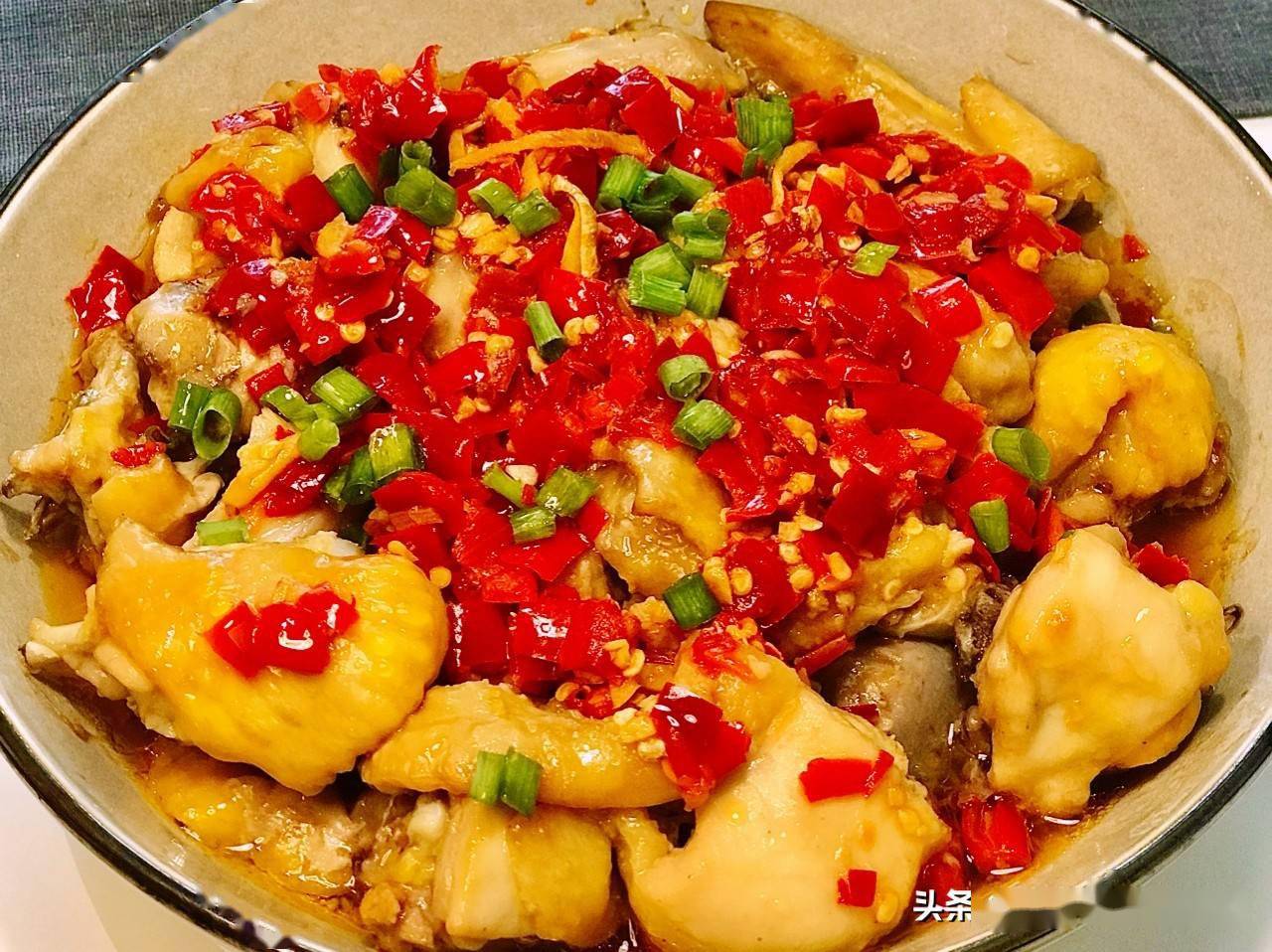 味美又下饭的开胃家常菜推荐剁椒蒸鸡家常小炒猪肝剁椒鱼头