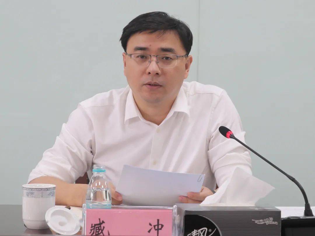 臧冲要求,财政部门要认真吸纳代表们的意见,增强预算约束力,强化债务