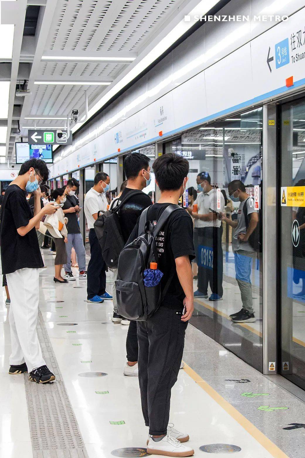 坐地铁可能发生的尴尬瞬间,遇见该怎么办?_metro