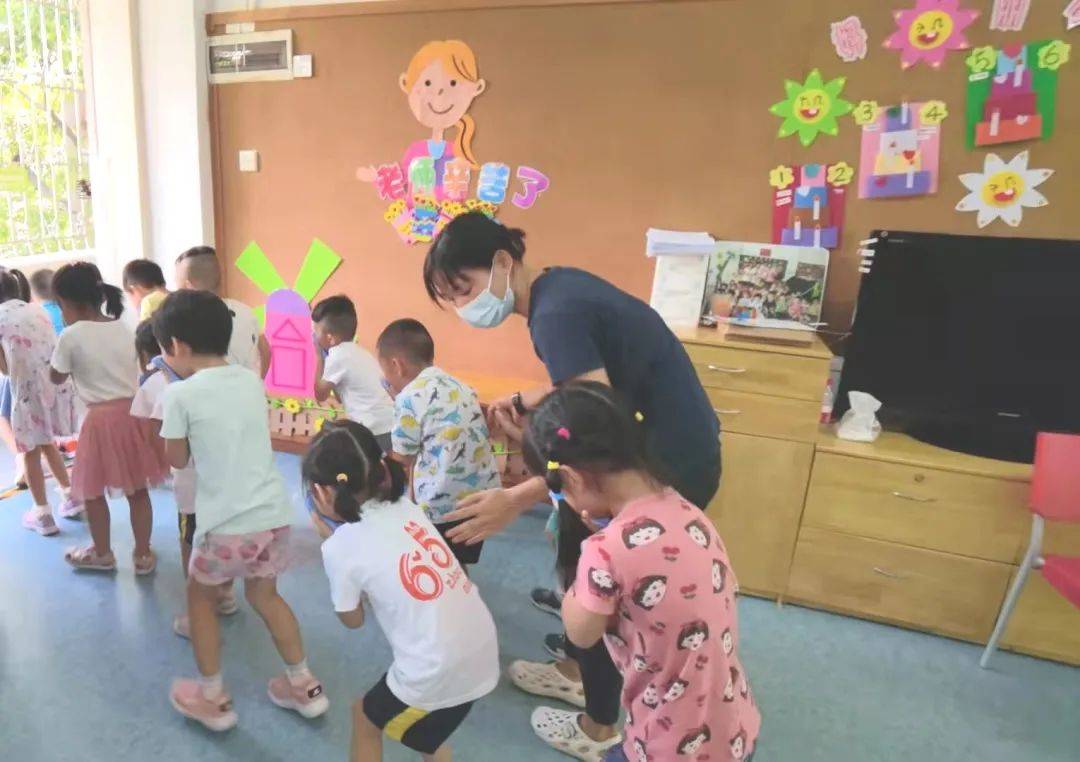 活动|萌娃学消防常识！广州市第一商业职工幼儿园开展消防演练