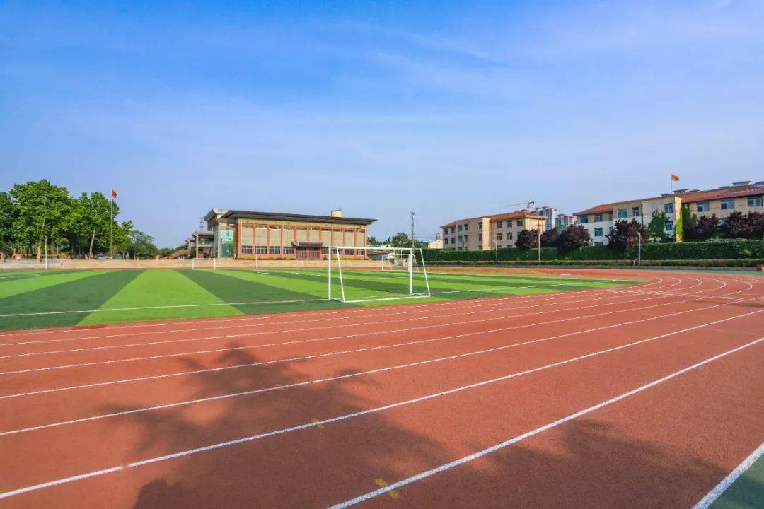 致敬辛勤园丁绿地御山台走访慰问海川中学教育工作者