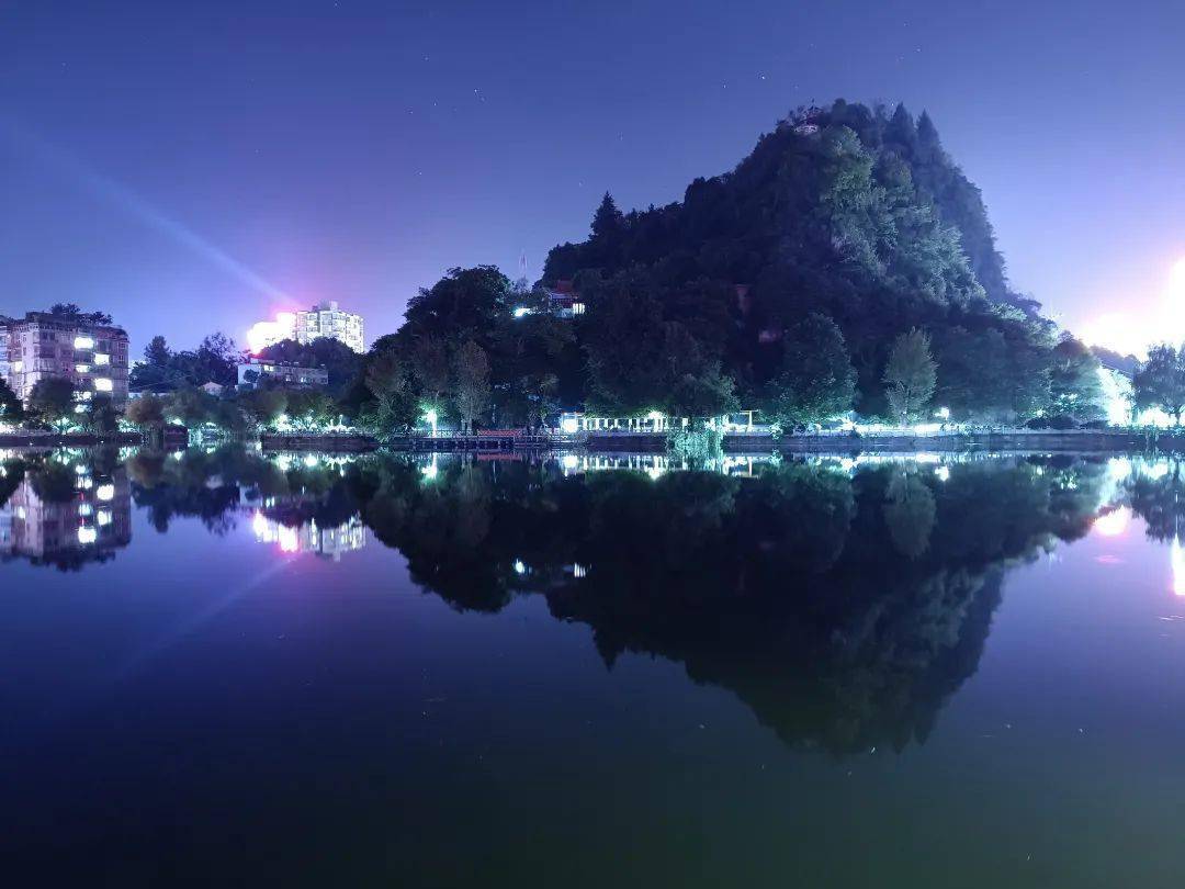 六枝人,送你一组桃花湖夜景图!