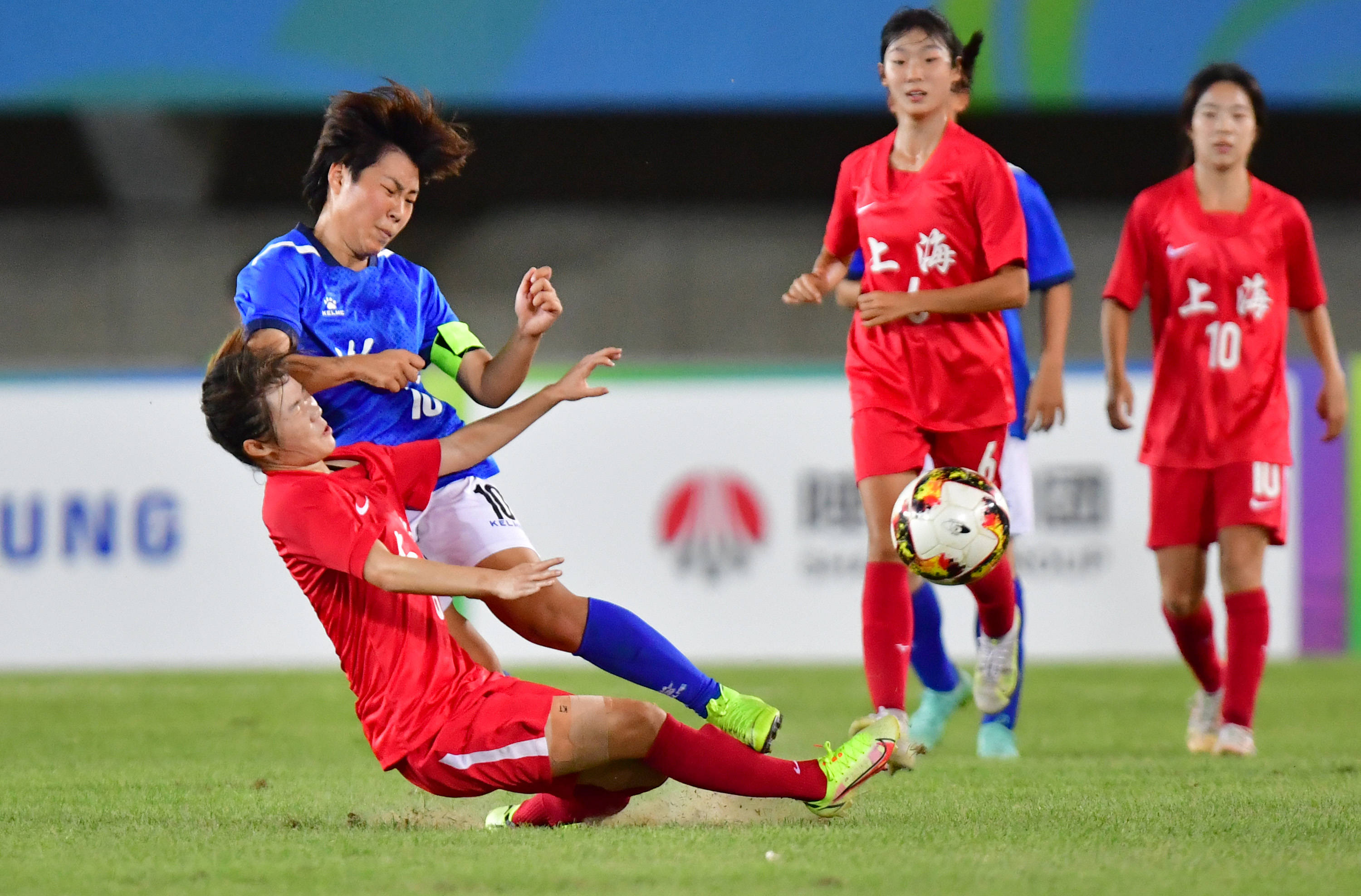 足球——女子u18组:上海队夺冠