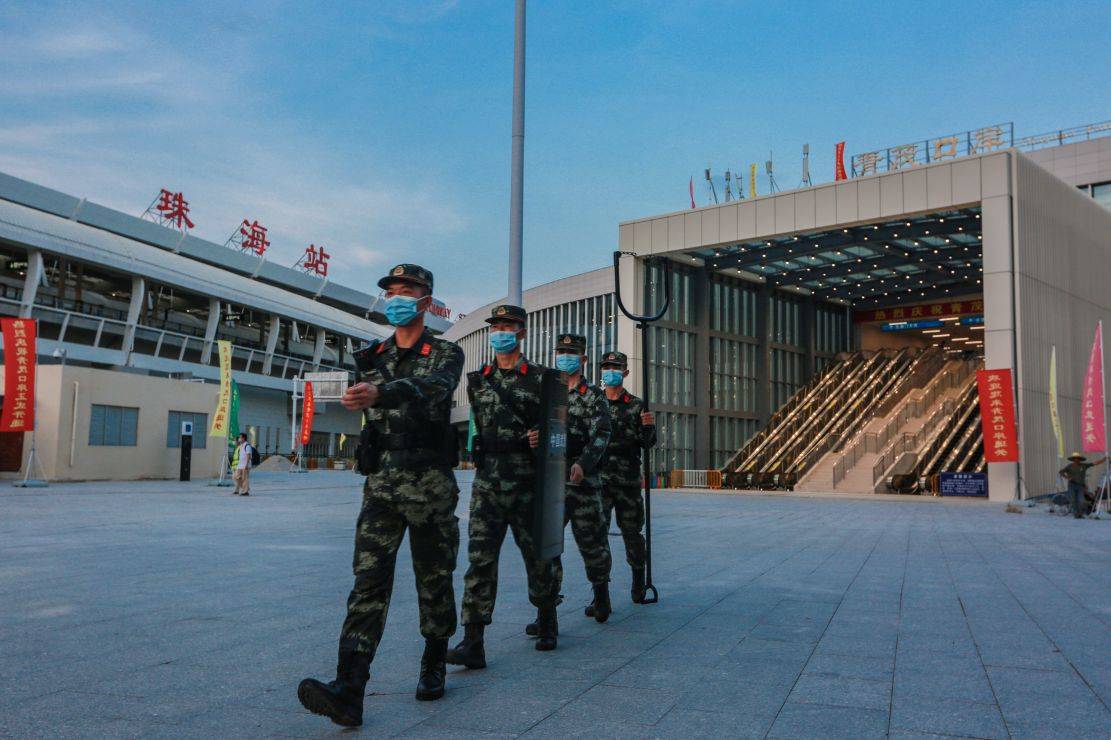 青茂口岸开通 武警官兵全力保驾护航