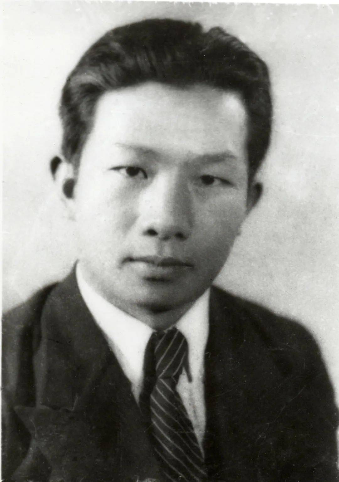 用创作出的简谱初稿试唱了主题曲,并倾听了司徒慧敏和张云乔等人的