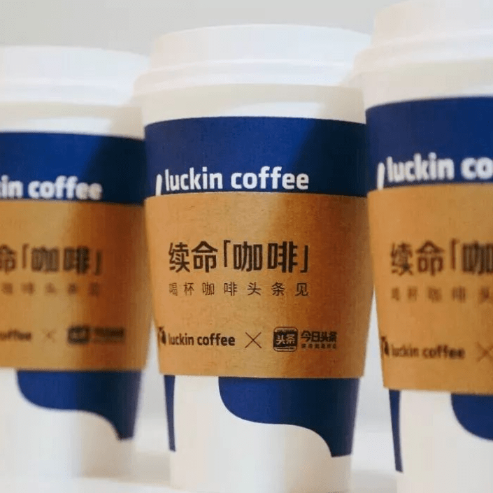 暴饮暴食现在很多年轻人也有暴食的倾向食用很多高热量的食物如炸鸡