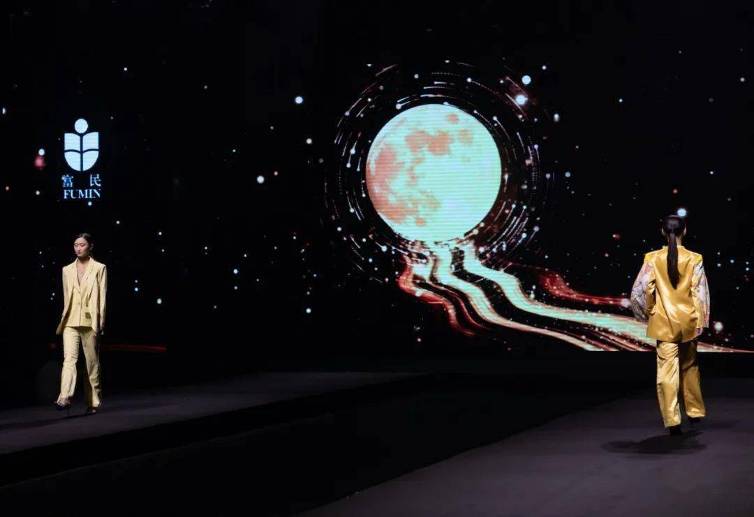 橙黄色|精彩！来享受一场“麦浪滚滚”的视觉盛宴！